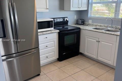 Condominio en alquiler en Lauderhill, Florida, 2 dormitorios, 90.58 m2 № 1992096 - foto 4