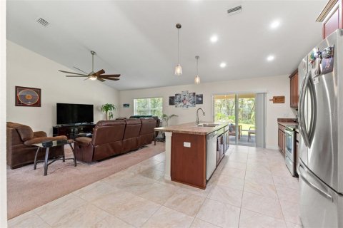 Casa en venta en Weeki Wachee, Florida, 3 dormitorios, 181.62 m2 № 1905130 - foto 9