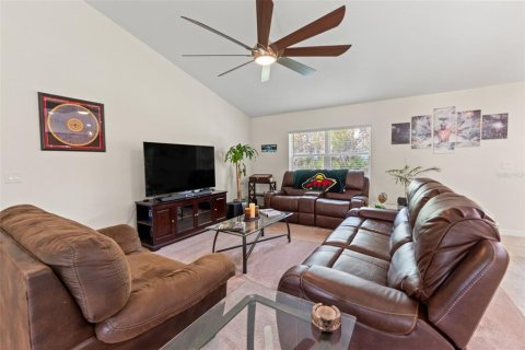 Casa en venta en Weeki Wachee, Florida, 3 dormitorios, 181.62 m2 № 1905130 - foto 11