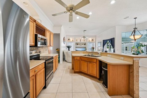 House in Port St. Lucie, Florida 3 bedrooms, 194.17 sq.m. № 2083014 - photo 13