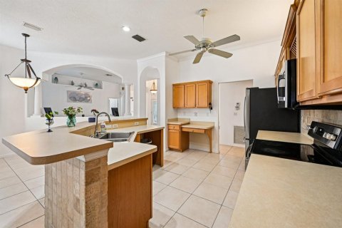 House in Port St. Lucie, Florida 3 bedrooms, 194.17 sq.m. № 2083014 - photo 16