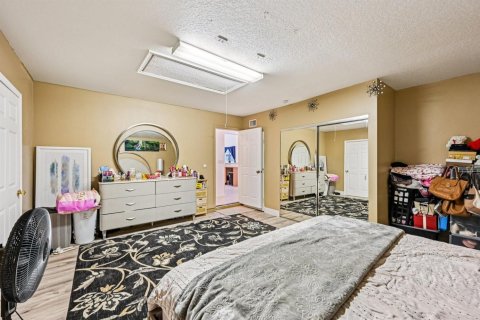House in Port St. Lucie, Florida 3 bedrooms, 194.17 sq.m. № 2083014 - photo 24
