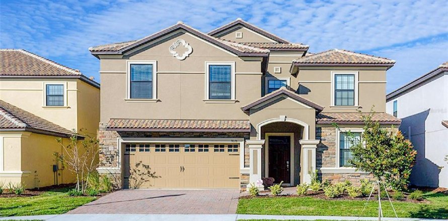 House in Davenport, Florida 8 bedrooms, 363.15 sq.m. № 2150485