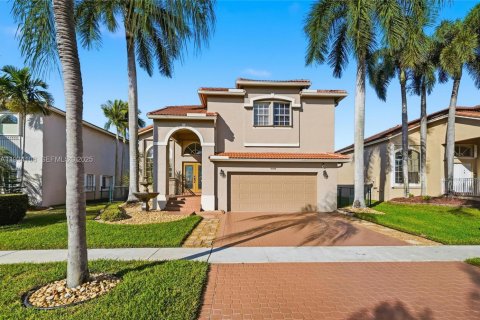 Casa en venta en Pembroke Pines, Florida, 4 dormitorios, 234.39 m2 № 1992320 - foto 2