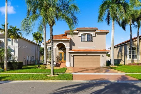 Casa en venta en Pembroke Pines, Florida, 4 dormitorios, 234.39 m2 № 1992320 - foto 1