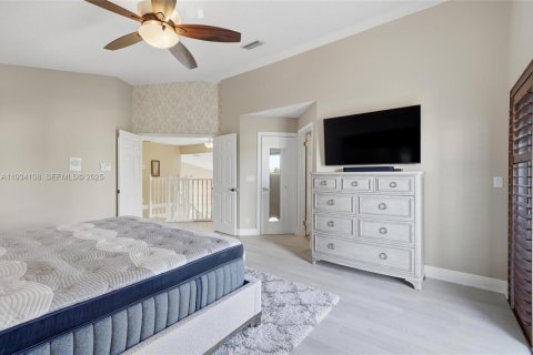 Casa en venta en Pembroke Pines, Florida, 4 dormitorios, 234.39 m2 № 1992320 - foto 30