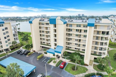 Condo in South Pasadena, Florida, 2 bedrooms  № 1656837 - photo 2