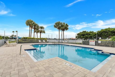 Condo in South Pasadena, Florida, 2 bedrooms  № 1656837 - photo 6
