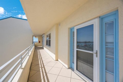 Condo in South Pasadena, Florida, 2 bedrooms  № 1656837 - photo 17