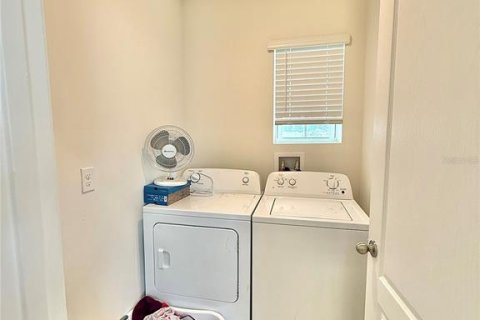 House in Edgewater, Florida 3 bedrooms, 150.04 sq.m. № 1782817 - photo 29