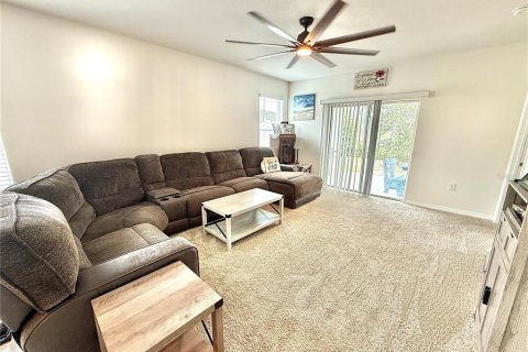 House in Edgewater, Florida 3 bedrooms, 150.04 sq.m. № 1782817 - photo 11