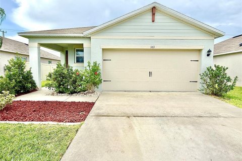 House in Edgewater, Florida 3 bedrooms, 150.04 sq.m. № 1782817 - photo 1