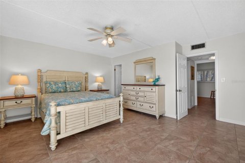 Condo in Clearwater, Florida, 2 bedrooms  № 2143732 - photo 20