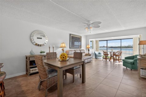 Condo in Clearwater, Florida, 2 bedrooms  № 2143732 - photo 12