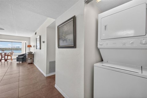 Condo in Clearwater, Florida, 2 bedrooms  № 2143732 - photo 27