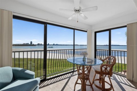 Condo in Clearwater, Florida, 2 bedrooms  № 2143732 - photo 5