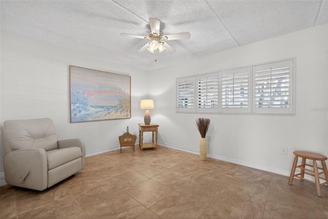 Condo in Clearwater, Florida, 2 bedrooms  № 2143732 - photo 24