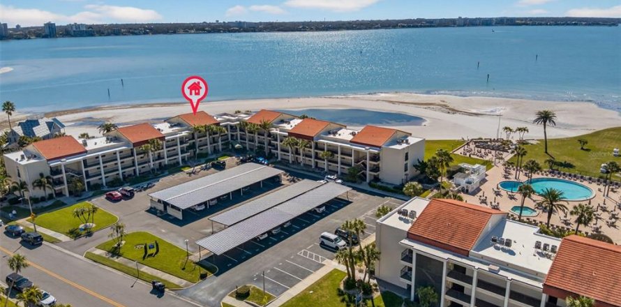 Condo in Clearwater, Florida, 2 bedrooms  № 2143732