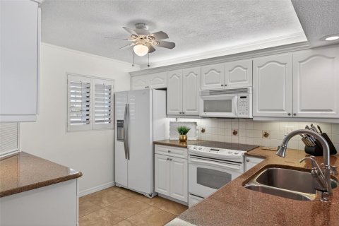 Condo in Clearwater, Florida, 2 bedrooms  № 2143732 - photo 18