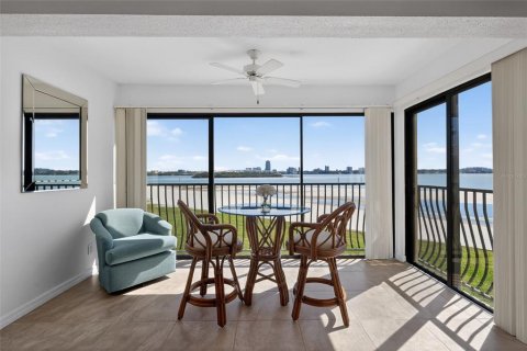 Condo in Clearwater, Florida, 2 bedrooms  № 2143732 - photo 6