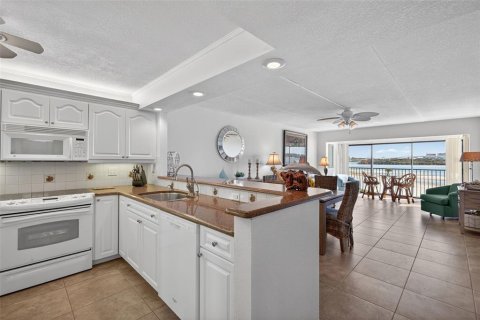 Condo in Clearwater, Florida, 2 bedrooms  № 2143732 - photo 17
