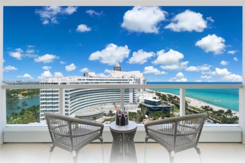 Condo in Miami Beach, Florida  № 2086474 - photo 2