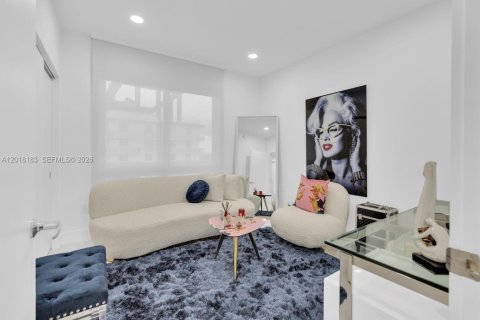 Condo in North Miami Beach, Florida, 3 bedrooms  № 2087986 - photo 18