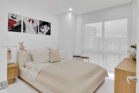 Condo in North Miami Beach, Florida, 3 bedrooms  № 2087986 - photo 20