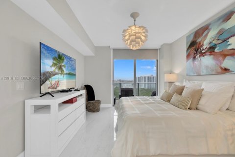 Condo in North Miami Beach, Florida, 3 bedrooms  № 2087986 - photo 27