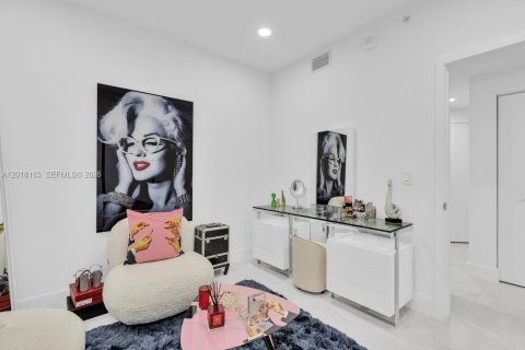 Condo in North Miami Beach, Florida, 3 bedrooms  № 2087986 - photo 19