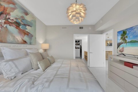 Condo in North Miami Beach, Florida, 3 bedrooms  № 2087986 - photo 28