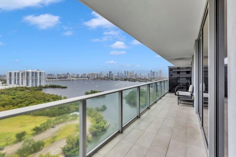 Condo in North Miami Beach, Florida, 3 bedrooms  № 2087986 - photo 7