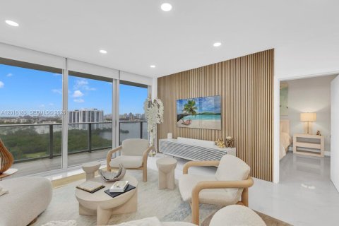 Condo in North Miami Beach, Florida, 3 bedrooms № 2087986