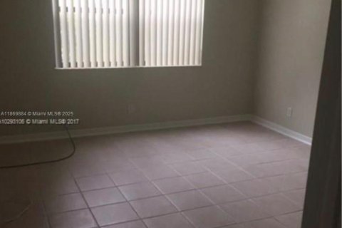 Condominio en alquiler en Oakland Park, Florida, 1 dormitorio, 70.61 m2 № 1897021 - foto 3