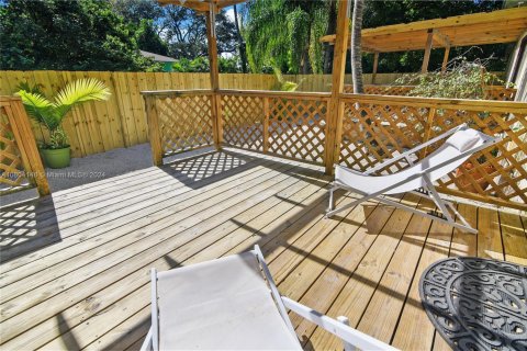 Снять в аренду виллу или дом в Халландейл-Бич, Флорида 4 спальни, 167.22м2, № 1961491 - фото 20