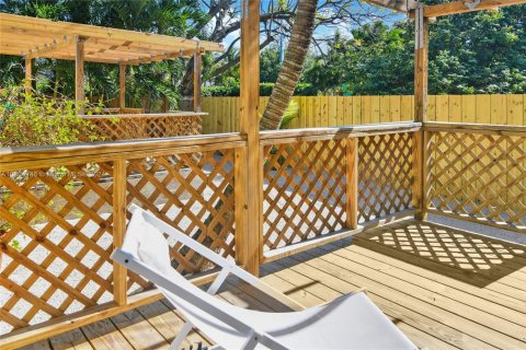 Снять в аренду виллу или дом в Халландейл-Бич, Флорида 4 спальни, 167.22м2, № 1961491 - фото 28