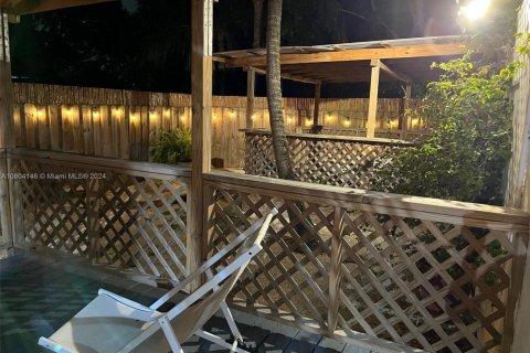 Снять в аренду виллу или дом в Халландейл-Бич, Флорида 4 спальни, 167.22м2, № 1961491 - фото 30