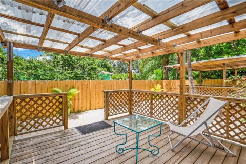 Снять в аренду виллу или дом в Халландейл-Бич, Флорида 4 спальни, 167.22м2, № 1961491 - фото 18