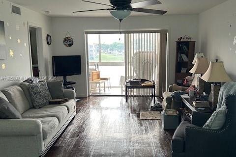 Condo in Sunrise, Florida, 2 bedrooms  № 1797546 - photo 5
