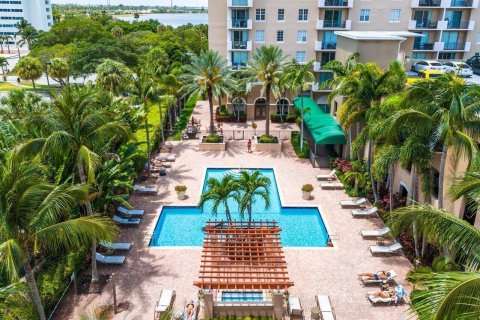 Copropriété à vendre à West Palm Beach, Floride: 2 chambres, 99.22 m2 № 2083208 - photo 21