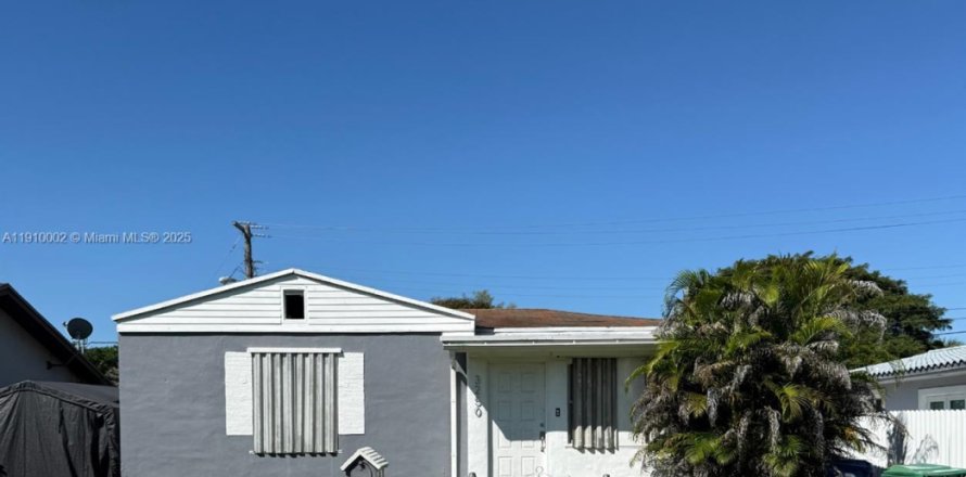 Casa en Miami, Florida 2 dormitorios, 91.42 m2 № 1965955