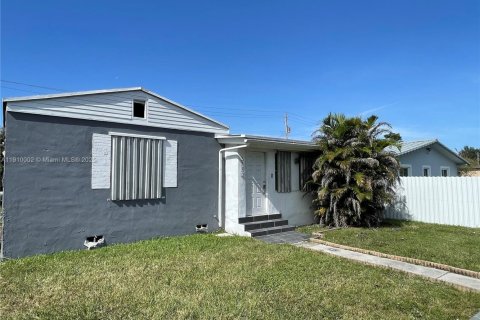 Villa ou maison à vendre à Miami, Floride: 2 chambres, 91.42 m2 № 1965955 - photo 3
