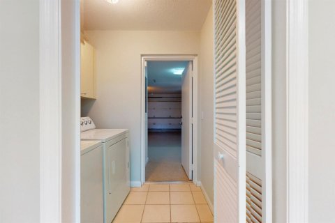 Купить виллу или дом в Палм Сити, Флорида 9 комнат, 227.33м2, № 2085123 - фото 24