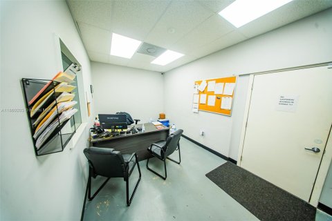 Immobilier commercial à vendre à Miami, Floride № 1987886 - photo 5