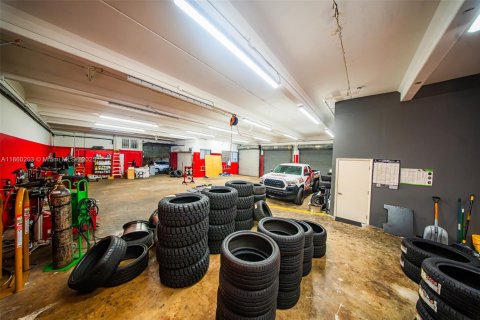 Immobilier commercial à vendre à Miami, Floride № 1987886 - photo 15