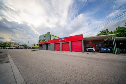 Immobilier commercial à vendre à Miami, Floride № 1987886 - photo 12