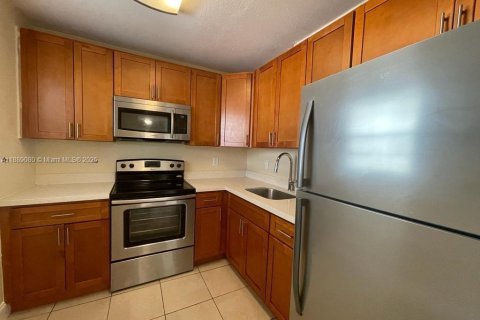Copropriété à louer à Miami, Floride: 1 chambre, 78.04 m2 № 1941121 - photo 4