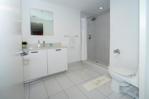 Condominio en venta en Miami, Florida, 1 dormitorio, 68.38 m2 № 1031599 - foto 1