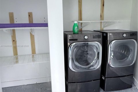 Casa en venta en North Miami, Florida, 3 dormitorios, 171.5 m2 № 2058725 - foto 29