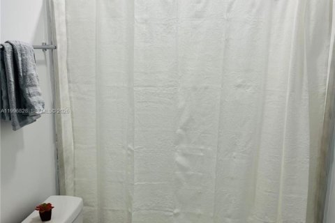 Casa en venta en North Miami, Florida, 3 dormitorios, 171.5 m2 № 2058725 - foto 5